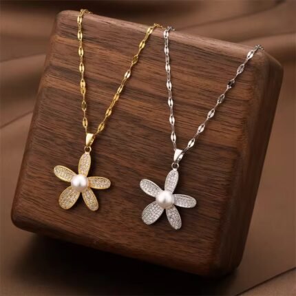 Pearl Bloom Elegance Necklace